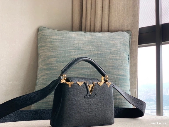 WIS MINI LOUIS CAPUCINES VUITTON 1121